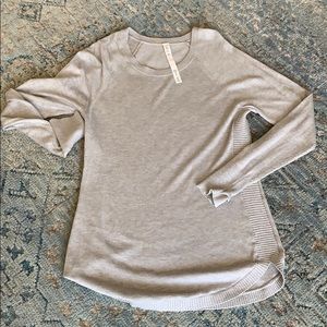 LULULEMON LT GRAY 10 crew sweater silk blend